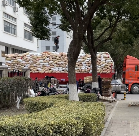 蘇州甪直塑料回收裝車(chē)